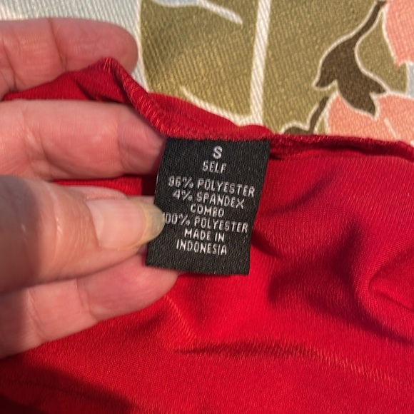 MSK Brand Ladies Red Sleeveless Dressy Top with Metallic Detail. Medium - Picture 9 of 10